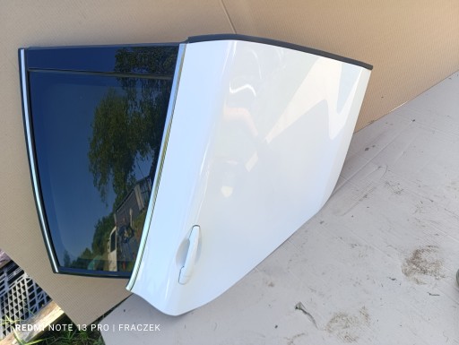 1.5 - Peugeot 208 i лифт правой задней двери ewp