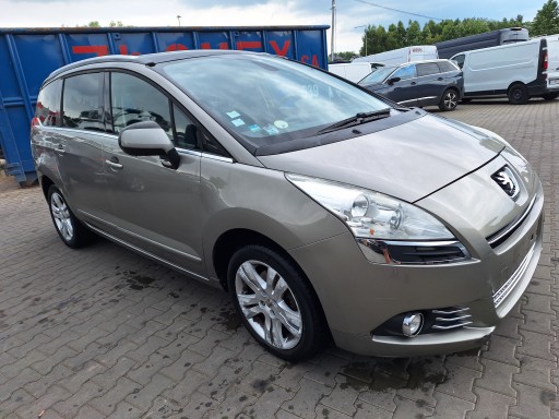 PEUGEOT 5008 and 1 T87 0U 0E 2009-2017 door front right EVGC