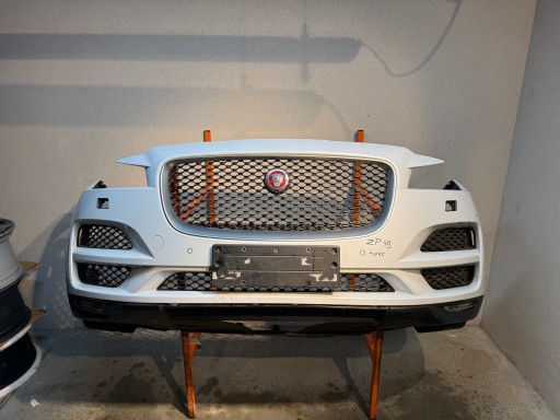 HK8M-17F003 - Jaguar f pace передній бампер x761