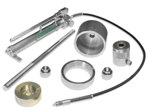 Комплект для прессования и прессования втулок полуприцепа