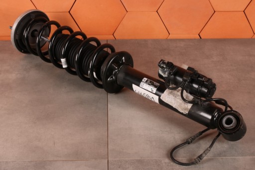 BMW 5' G30 5' G30 LCI shock absorber right rear part rear VDC VDM 6886888