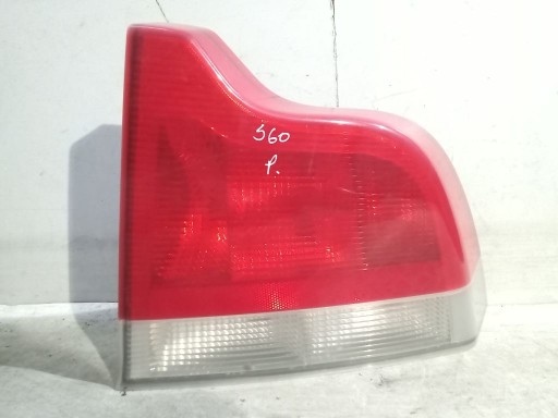 Volvo S60 and light right rear part rear