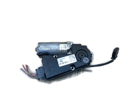 AUDI A8 D2 МОТОР ЛЮКА 4A0959591C