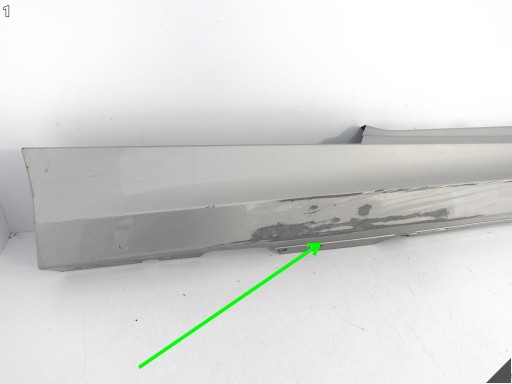 BMW E81 E82 E88 04-11 LCI LIFT práh lišta kryt krytka prahová pravá