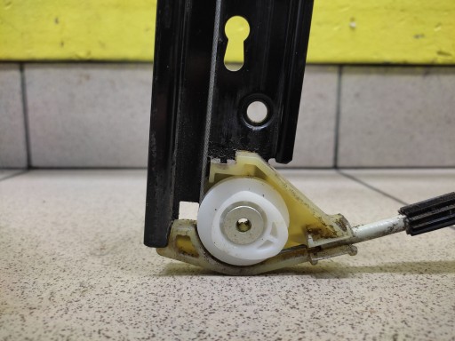 AUDI A6 C6 KOMBI window regulator right rear part