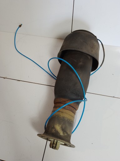 BMW 5 F07 F11 подушка подвески 6781827