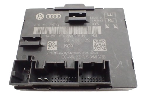 /P2/047 - AUDI A5 8T драйвер модуль двери 8T0959795Q