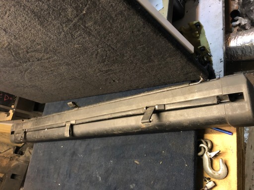 MERCEDES-BENZ W124 шторка багажника