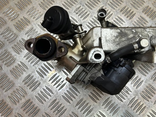 Abgaskuehler AGR EGR / AGR-Ventil BMW 1 F20 F21 N47 2.0d 2013 7810871
