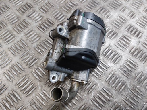 EGR valve VOLKSWAGEN PASSAT B8 LIFT 2.0 TDI 04L131501A