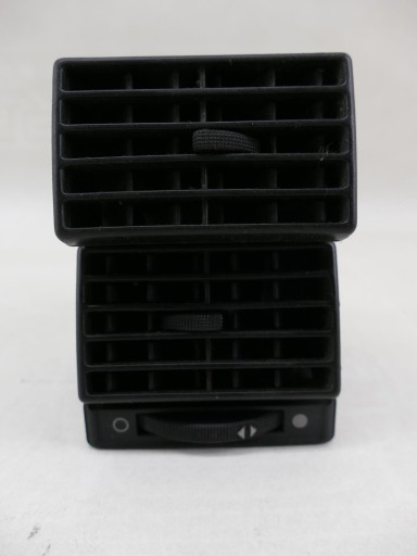 8A1820902A - AUDI 80 B4 вентиляционная решетка левая передняя левая