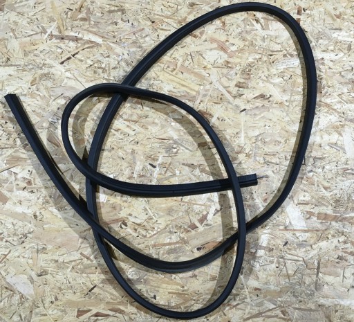 Прокладка крышки багажного отсека Corvette C6