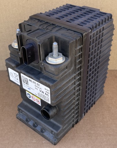 Дополнительный аккумулятор audi a6 c8 4k0915101 как новый