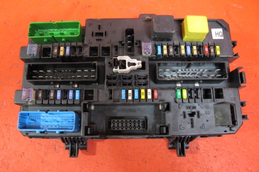 13220831 13220831 - Opel zafira b 2 ii модуль підйому контролер блок запобіжників 13220831m