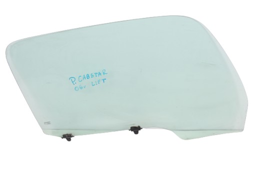 Скло правої двері NISSAN CABSTAR 06R. LIFT