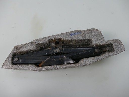 CHEVROLET EVANDA АВТОМОБИЛЬНЫЙ ДОМКРАТ