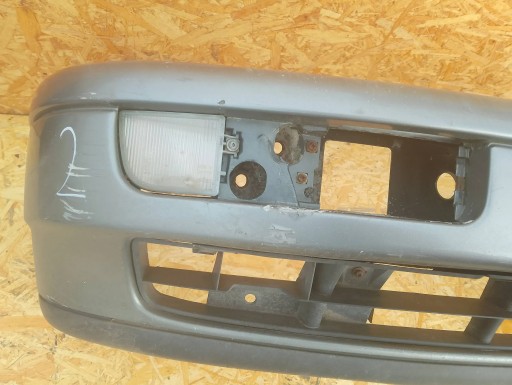 front bumper Volkswagen Passat B4 bumper posiada zarysowania
