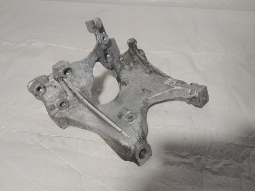 AUDI A4 B9 LIFT Getriebehalter Halter DES MOTORS 8W0399296E