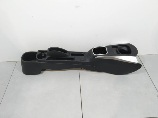 TUNEL mitte Toyota Yaris III (2011-2020)