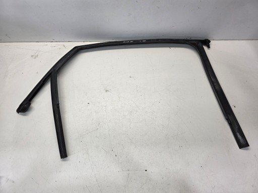 těsnění dveře levý záď AUDI A4 B8 SEDAN 8K5839439F