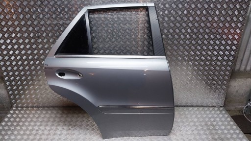 Tür heck rechts MERCEDES ML W164 05