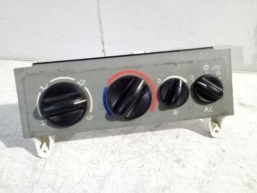 Renault Kangoo і панель вентиляційного отвору кондиціонера