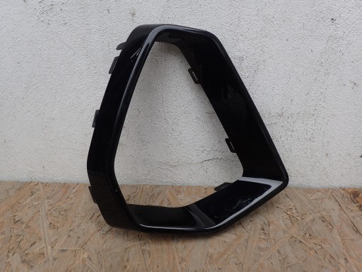 frame PRAWEJ KRATKI of a bumper of the front AUDI Q3 83A F3B S LINE 2018