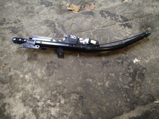 68186016AF - PACIFICA 2016-2020R НАПРАВЛЯЮЩАЯ ПРАВАЯ ДВЕРЬ