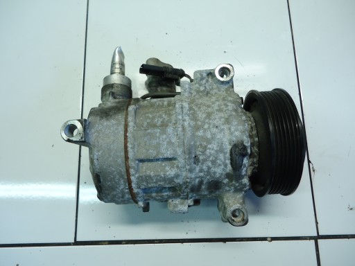 BMW 1 F20 1.6 N13B16 compressor of the air conditioning 9222308