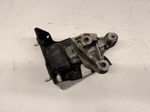 Peugeot 208 1.4 HDi gearbox mounting of the gear 9684812280 9680293280