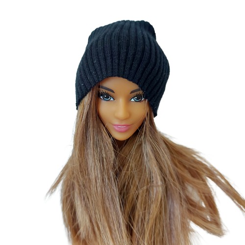 Чорна лялькова шапка