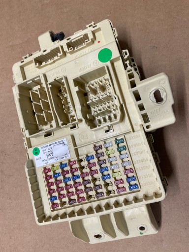 Kia ev6 - блок предохранителей 91950-cv140 идеальный