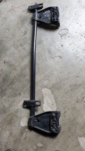 ACTROS MP4 КРЕПЛЕНИЕ ОБТЕКАТЕЛЯ СПОЙЛЕРА КАБИНЫ