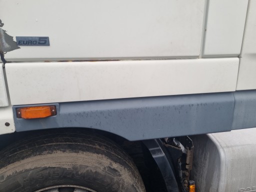 РОЗШИРЮВАЛЬНИК ЩАПКИ КАБІНИ ЛІВА КОЛІСНА АРКА DAF XF 105