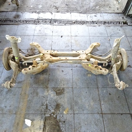 01 - Opel insignia хэтчбек балка задней оси