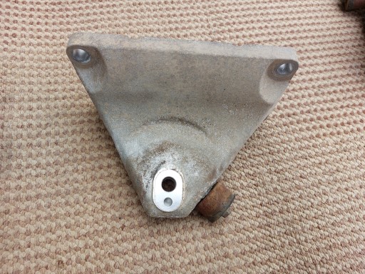 Support Support plaque Gauche Moteur LEXUS RC F 5.0 V8 15r