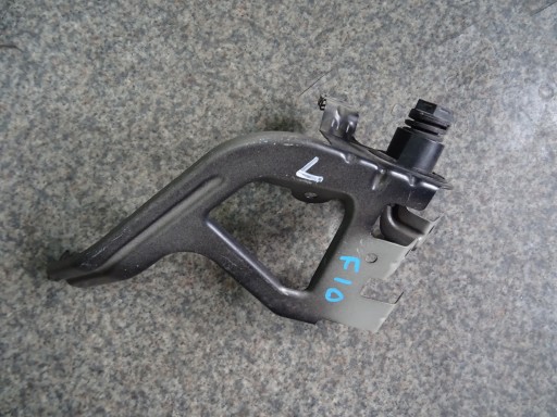 7207209 - BMW 5 F10 F11 кронштейн крепление л