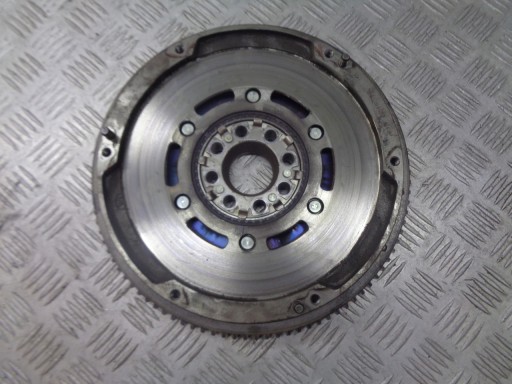 ДВОМАСОВЕ колесо TOYOTA AVENSIS T22 2.0 D4D