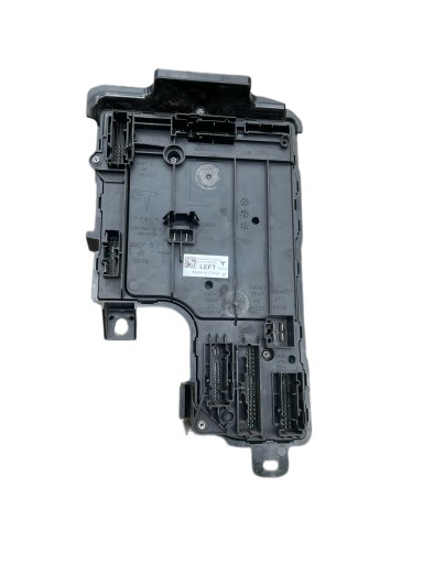 Tesla y низковольтный контроллер LH 1497847-10-D