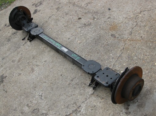 RENAULT MASTER III LIFT IV 23R RINFORZO PARAURTI PONTE POSTERIORE Della sospensione posteriore 555116577R
