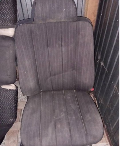 seat right MERCEDES W124 black grid