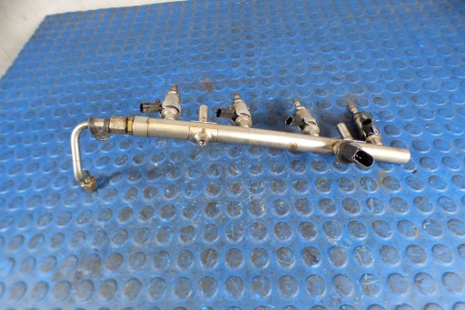 Skoda Octavia III 1.8 TSI CJS Rampe injection Injecteur 06K133317G kpl.