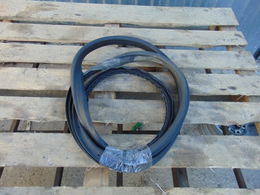 УЩІЛЬНЮВАЧ ПЕРЕДНЬОЇ ПРАВОЇ ДВЕРІ FORD ECOSPORT MK2 LIFT