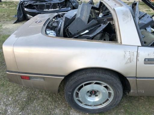 CHEVROLET CORVETTE C4 крыло правое заднее 1984-1996