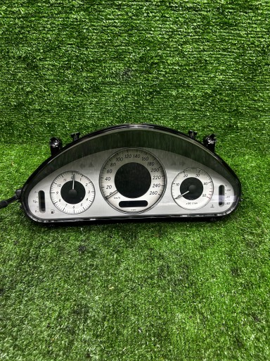 MERCEDES budíky budiky otáčkoměr A2115405711 w211