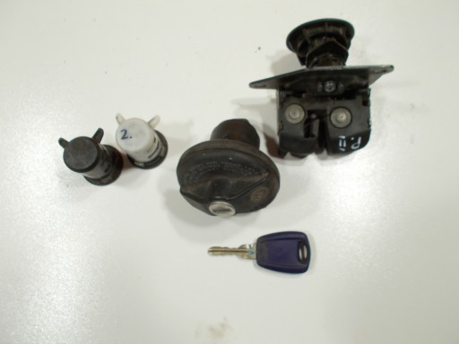 KOMPLET of lock cylinders lock boot FIAT PUNTO II oryg.