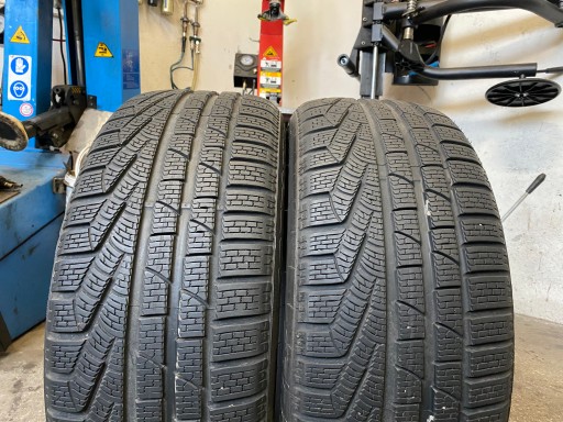 2 tyres winter 235/45R18 Pirelli WINTER Sottozero serie II 7mm