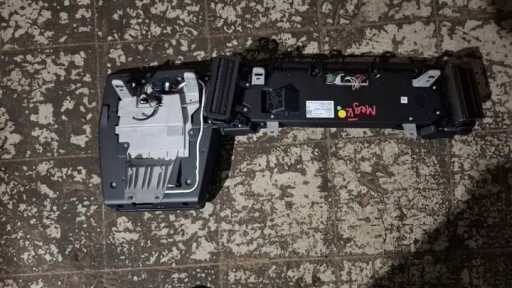 Schermo WIELOFUNKCYJNY MONITOR RENAULT MEGANE V 680502243R come nuovo