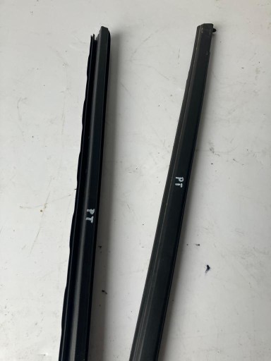 Moulage Moulage ZGARNIAJACE Portière Droite Arrière CORSA F
