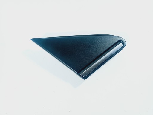 spoiler trojkat right of a fender of the front TOYOTA Avensis T25 03-08